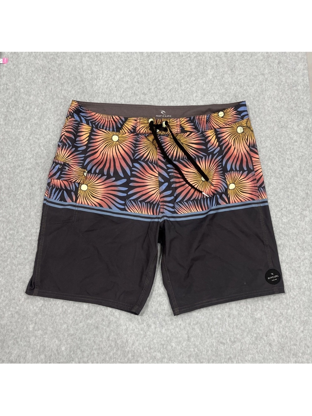 Rip Curl Board Shorts Mens Size 38 Black Floral Print 03MMBO Surf Beach Swim 522
